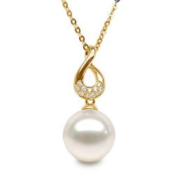 Pendentif twist en or jaune - Diamants sertis et perle blanche