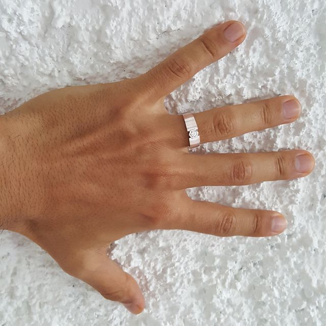 Bague Hommes en Or blanc et sertie d'un Diamant taille brillant | Capitaine