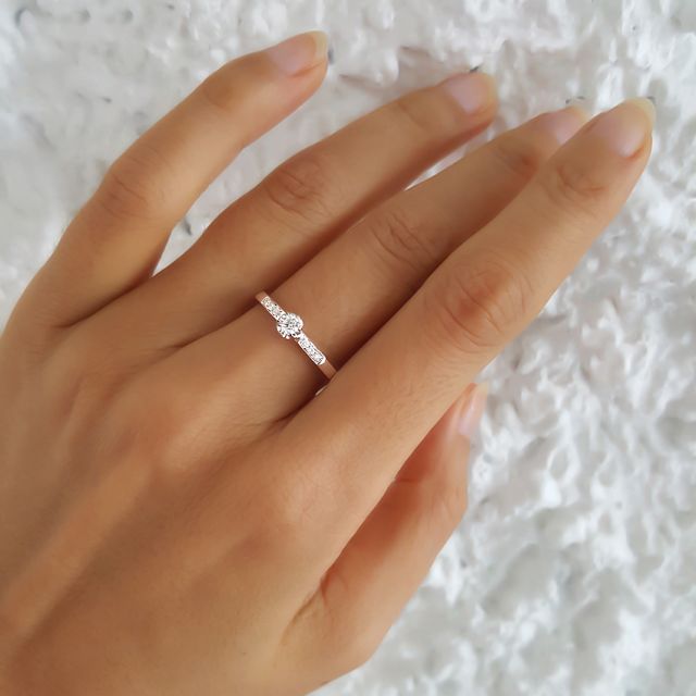 Alliance Solitaire Accompagné Diamants. Or Blanc | Gemperles