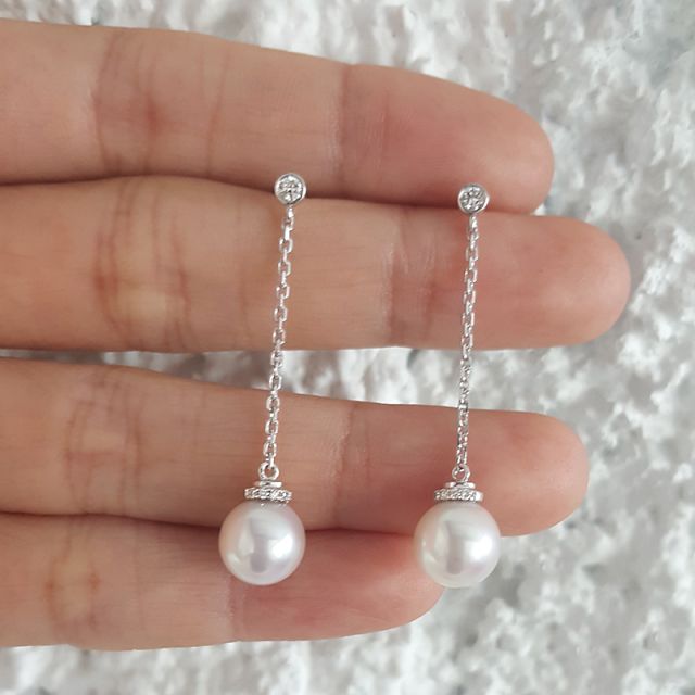 Pendantes chainette forçat. Perles Akoya Or blanc et diamants