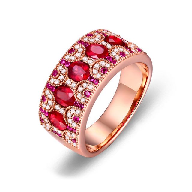 Bague Orientale à Paris. Or rose, Rubis et diamants