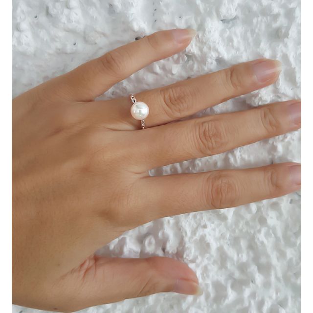 Bague or blanc - Perle Akoya blanche Japon - Diamants sertis rails 