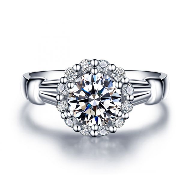 Bague de fiancailles solitaire accompagné, surplombé diamants - 0.38ct