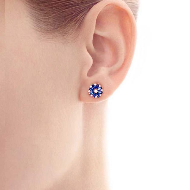 Boucle oreille Blue Mist, fleur de brume bleue - Saphir, diamant, Or jaune