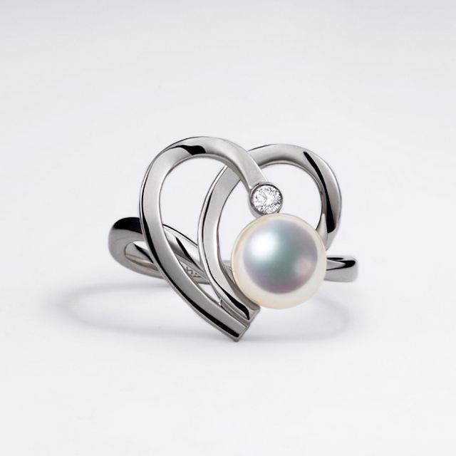 Bague double coeur stylisé Chiaky. Perle Akoya, Or blanc