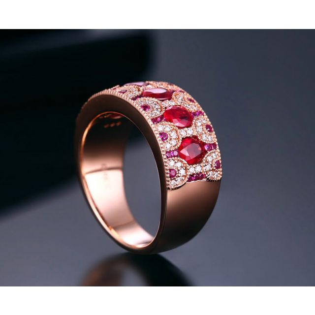 Bague Orientale à Paris. Or rose, Rubis et diamants