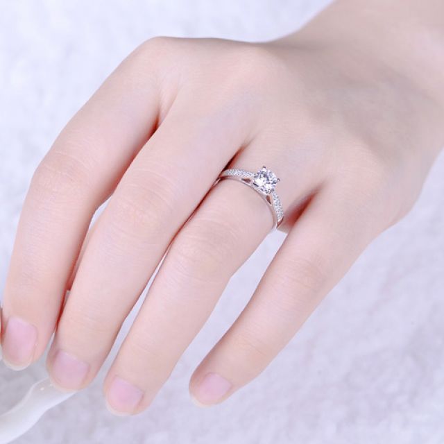 Bague de Fiancaille Lafayette - Solitaire épaulé Or Blanc, Diamant | Gemperles