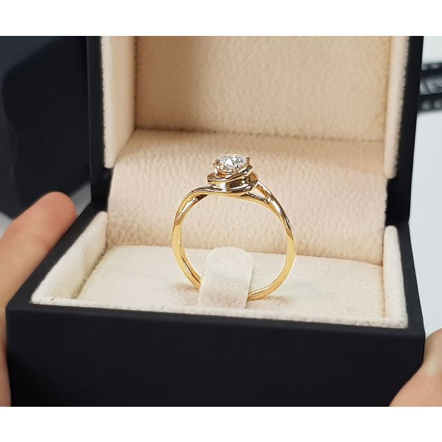 Solitaire bague ensorcelée - Diamant 0.15 carat - Or jaune 750/1000 | Gemperles