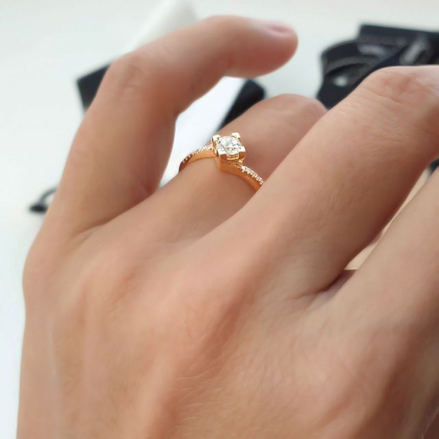 Bague Solitaire Bordure Diamantée Périclès - Or Jaune 18 carats | Gemperles