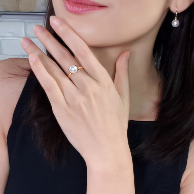 Bague moderne perle Akoya du Japon et or jaune 18 carats