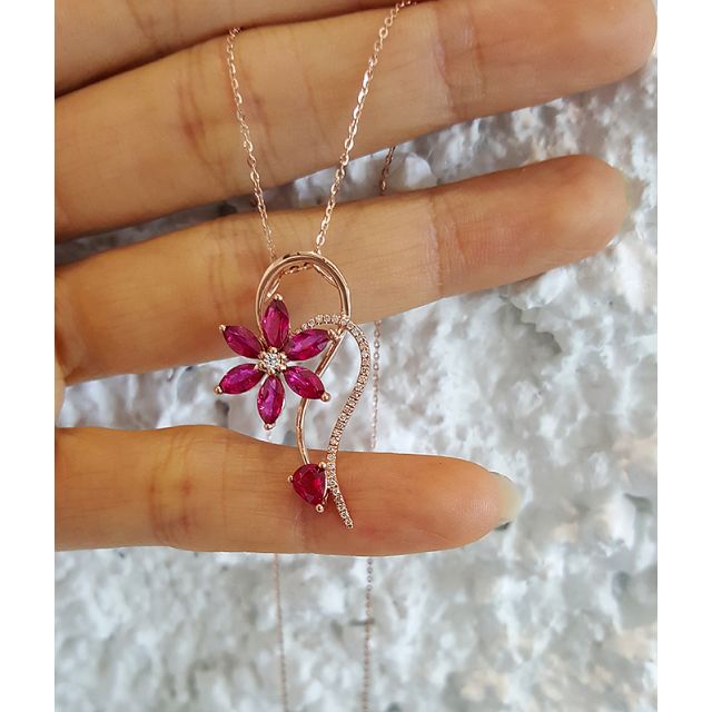 Pendentif Fleur en or rose -  Rubis et diamants sertis