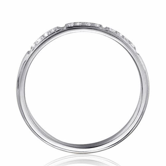 Alliance biseautée femme - Or blanc pavage diamants