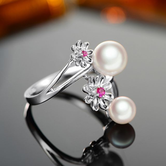 Bague Toi et Moi Perles Akoya Japon. Fleurs, Saphirs roses