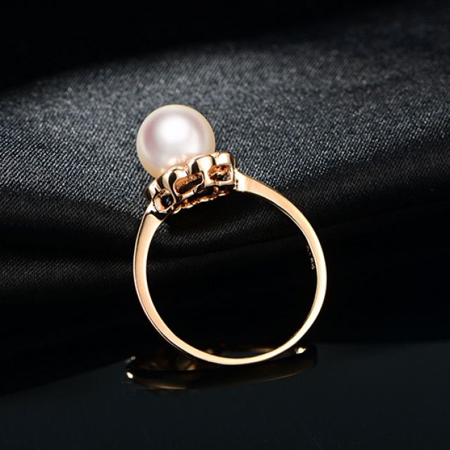 Bague fleur charnelle. Or rose, perles Akoya Japon