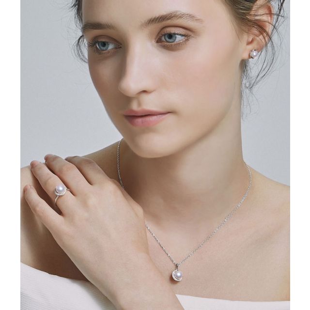 Bague Hinata. Couronne Or blanc et Diamants. Perle Akoya