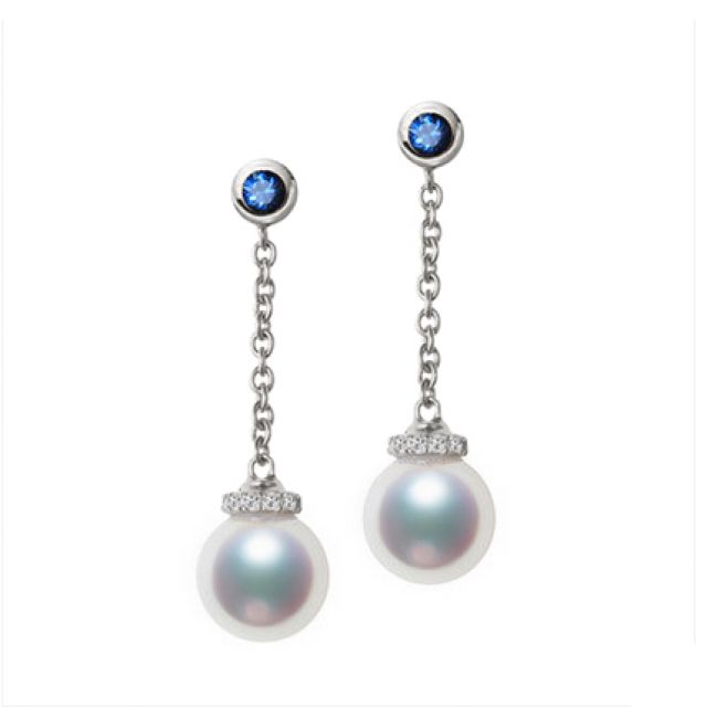 Boucles Pendantes Perles Akoya. Or blanc, saphirs et diamants