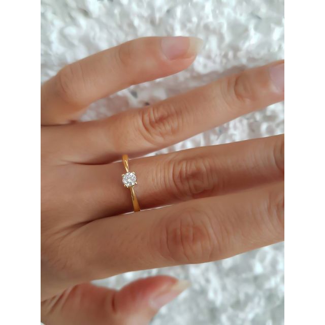 Solitaire or jaune diamant - Bague symbole du cœur et de l'amour