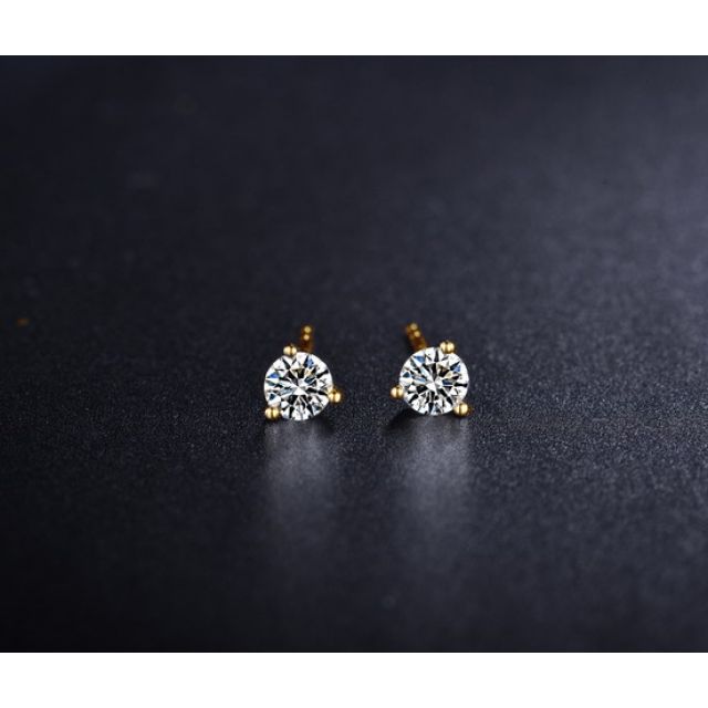 Puces diamants 0.10ct. Or jaune. Carat personnalisable