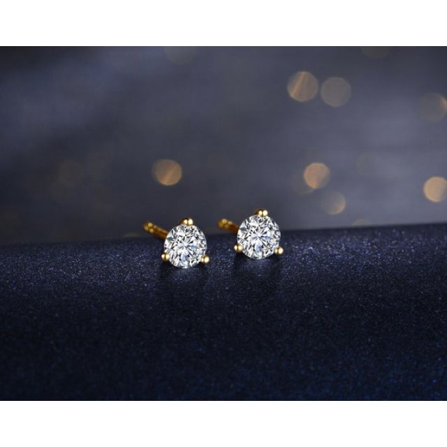 Puces diamants 0.10ct. Or jaune. Carat personnalisable