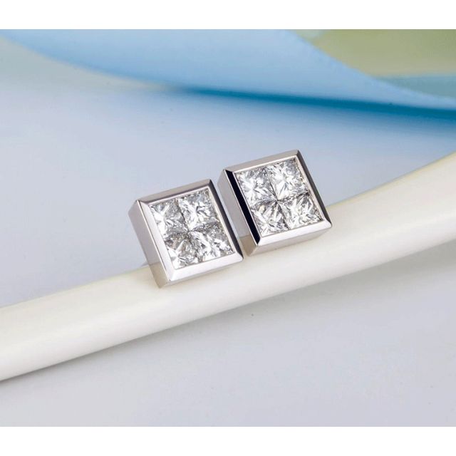 Boucles puces diamants princesse 0.40ct. Or blanc. Personnalisable