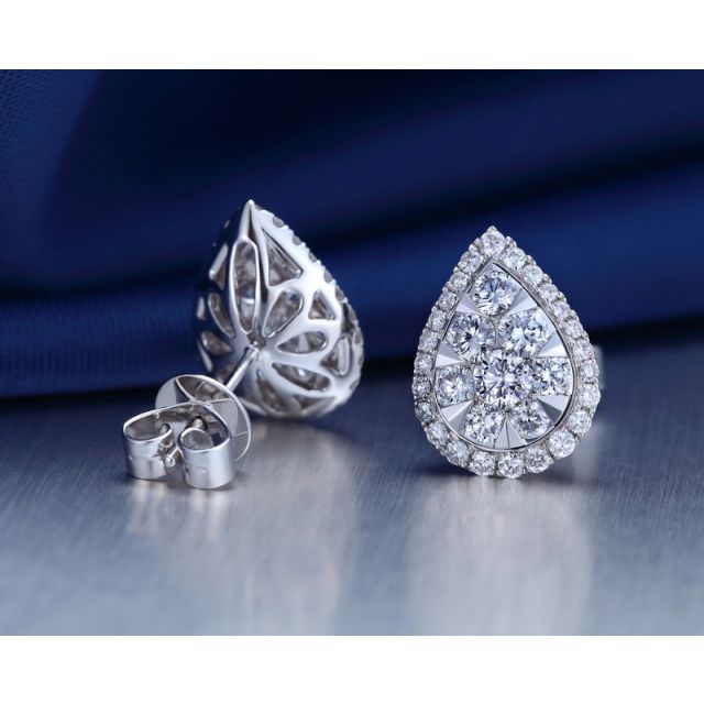 Boucles Oreilles goutte diamants. Or blanc 18cts. Diamants 0.40ct