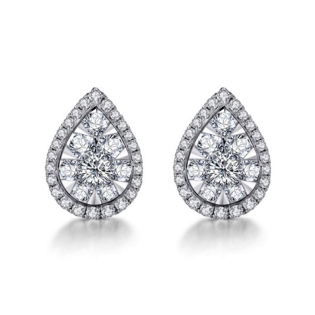 Boucles Oreilles goutte diamants. Or blanc 18cts. Diamants 0.40ct