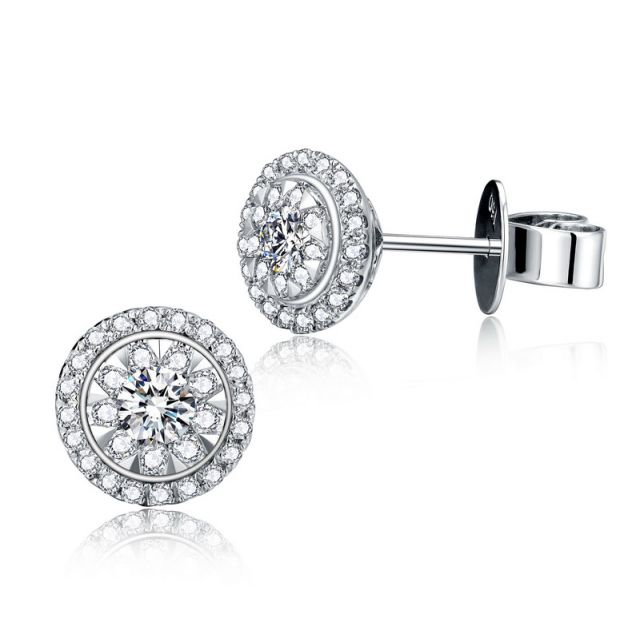 Boucles Oreilles Puces Pavées. Diamants 0.80ct fleurs. Or blanc 18cts