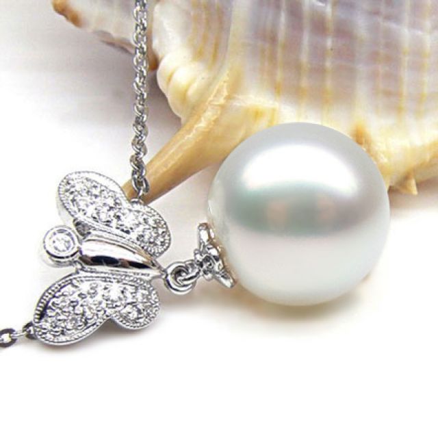 Pendentif papillon or blanc - Perle d'Australie blanche - Diamants