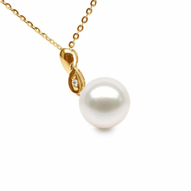 Pendentif entortillé en perle blanche - Or jaune 18cts, diamant