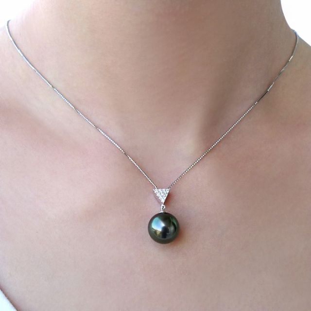 Collier pendentif or blanc, perle Tahiti - Pendant triangle nacré