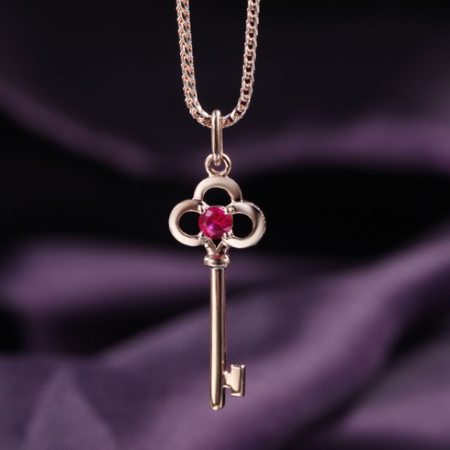 Pendentif clé Or rose - Rubis 0.15ct