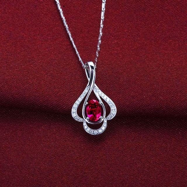 Pendentif solitaire Or blanc - Rubis et diamants en pendeloque