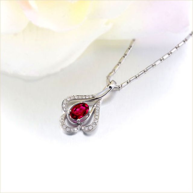 Pendentif solitaire Or blanc - Rubis et diamants en pendeloque