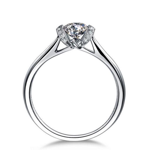 Diamants sertis - Or blanc 18 carats - Bague solitaire