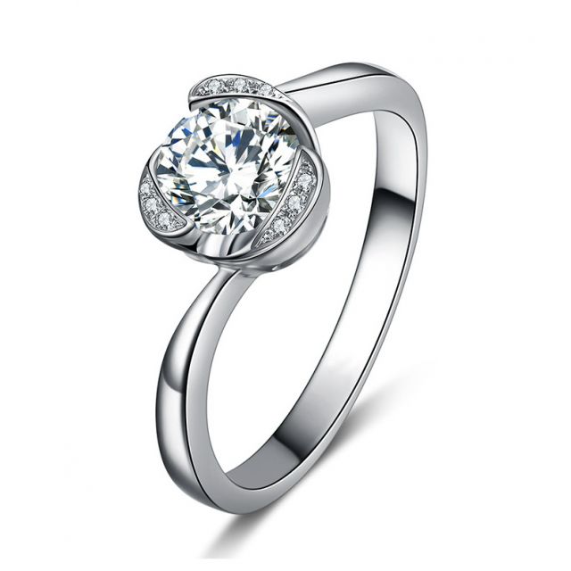 Bague Solitaire Délicatesse Or Blanc 18cts - Forme Coeur - Diamants | Gemperles