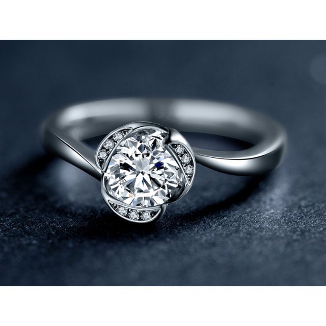 Bague Solitaire Délicatesse Or Blanc 18cts - Forme Coeur - Diamants | Gemperles