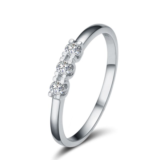 Bague trilogie sertie griffes de 0.12 carat - Platine 750/1000 | Hepburn