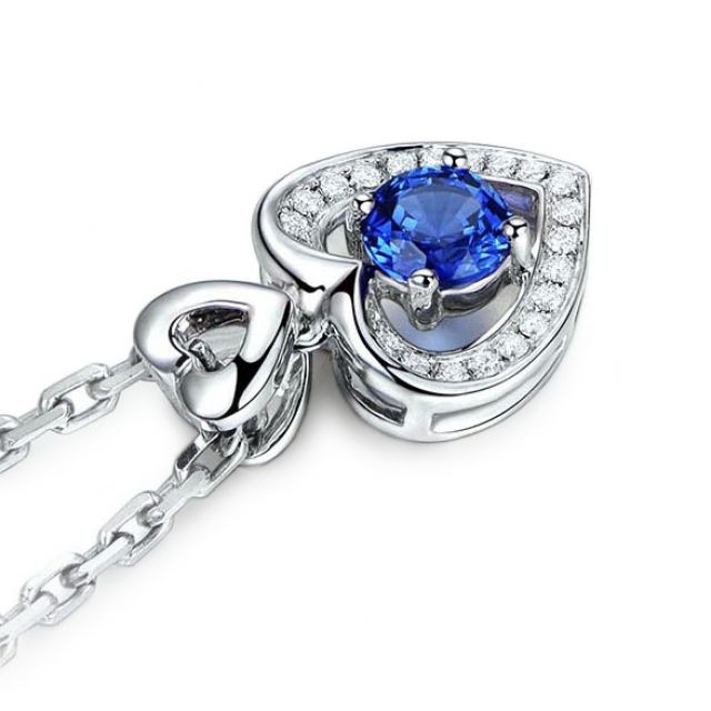 Pendentif Coeur saphir et diamants. Or blanc