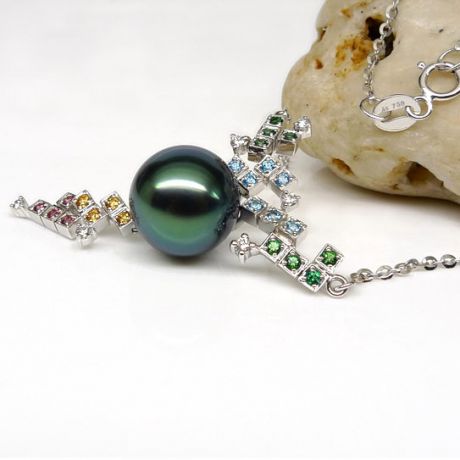 Pendentif avec chaine - Perle de Tahiti - Or blanc, diamants, topazes