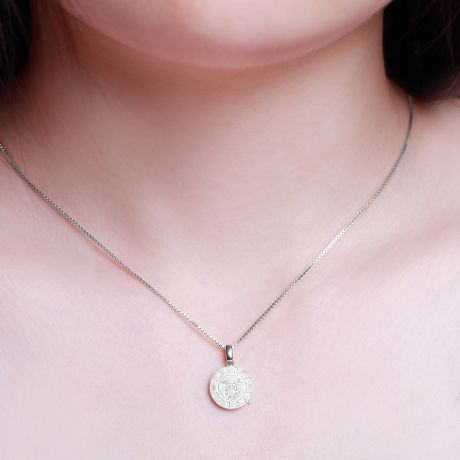 ♉Pendentif Taurus Or blanc. Signe du taureau. Zodiaque