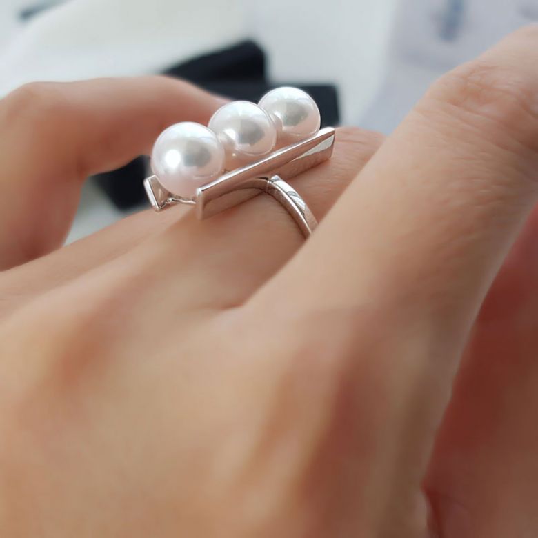 Bague 3 perles Akoya alignées et or blanc 18 carats - 10