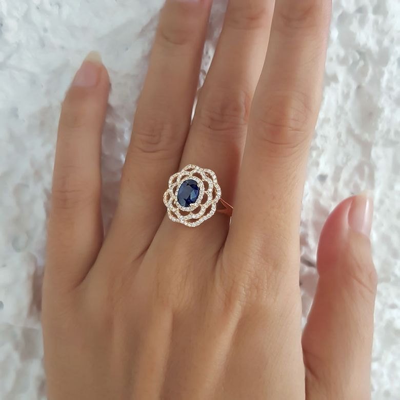 Bague fiancailles saphir bleu diamants. Or jaune, fleur éclose - 8