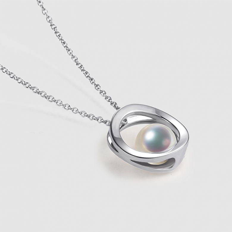 Pendentif et Boucles Himiko. Perles Akoya, Or blanc, diamants.  - 3