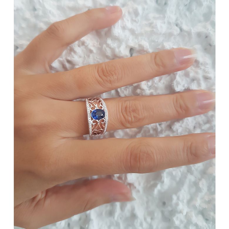 Bague fiançailles saphir 1ct. Or blanc. Motifs brodés dentelles - 5