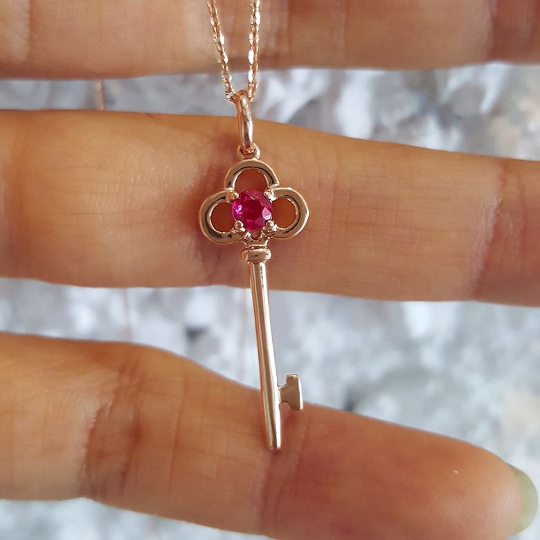 Pendentif clé Or rose - Rubis 0.15ct - 5