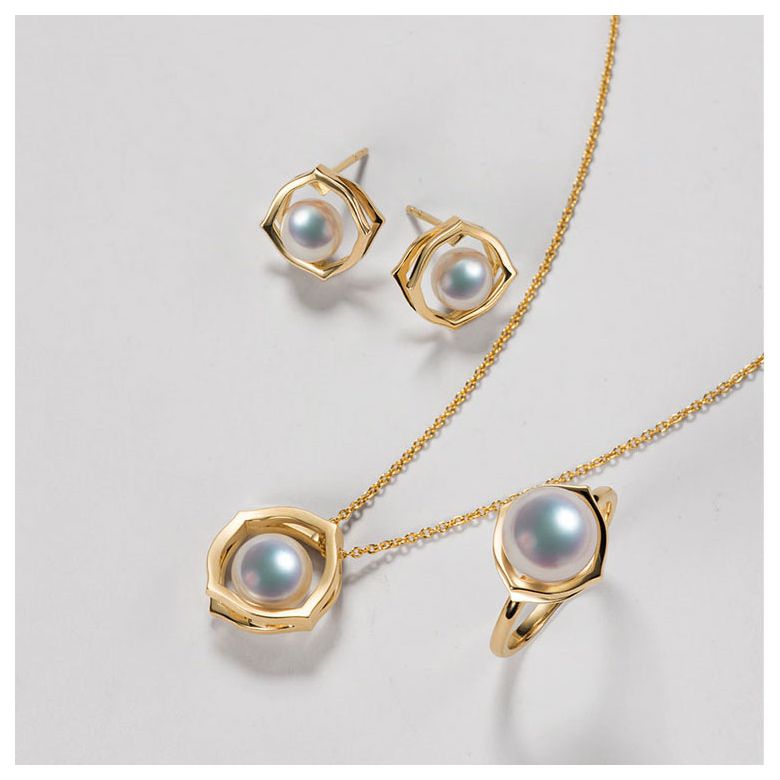 Pendentif, Bague et Boucles Coco Chanel. Perles Akoya, Or jaune, Diamants - 2