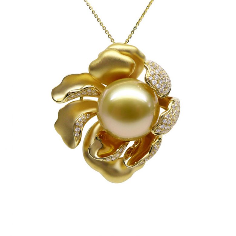 Pendentif Pivoine Or jaune. Perle dorée. Diamants - 1