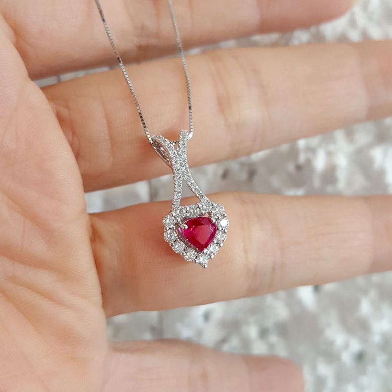 Pendentif coeur or blanc - Rubis et diamants en pendeloque - 3