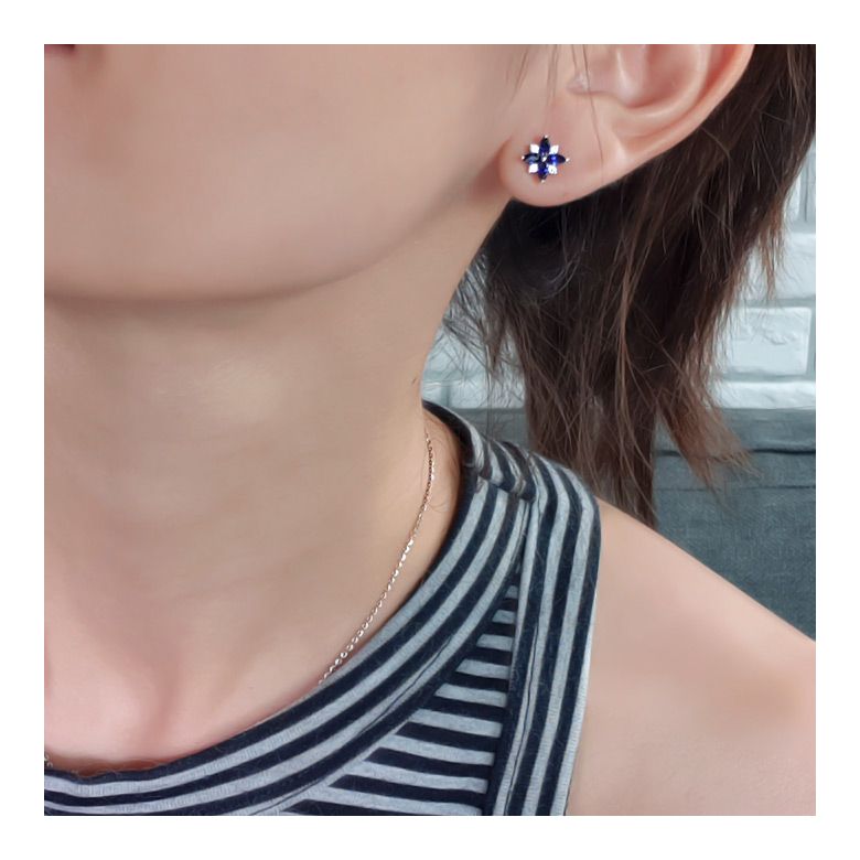 Boucle oreille fleur saphir bleu, diamant, or blanc - Véronique des ruisseaux - 2