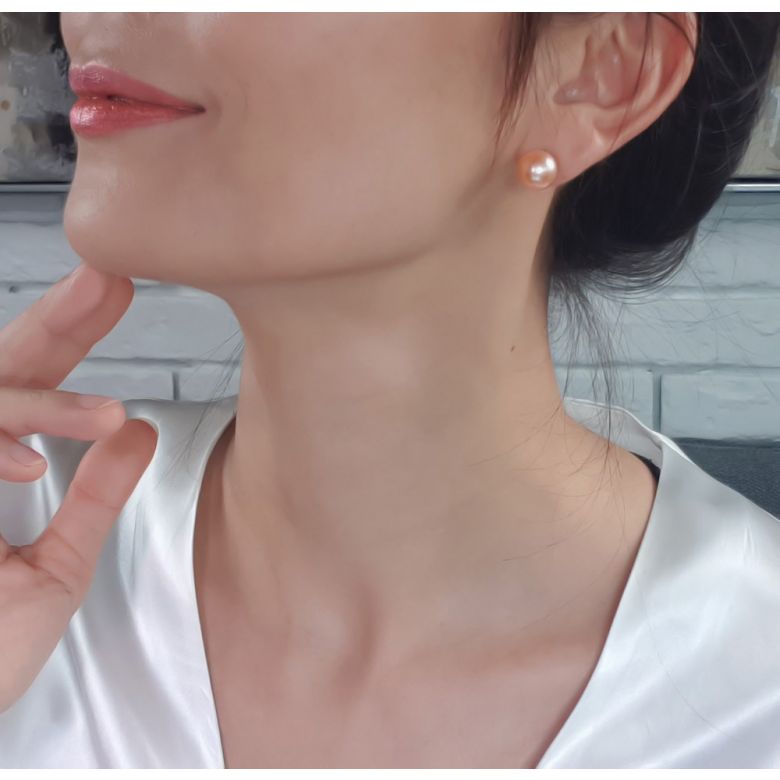 Boucles d'oreilles clous. Perles roses 8/9mm. Or blanc - 8